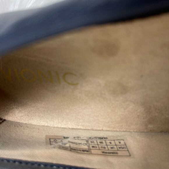 Vionic Minna Navy blue leather and patent round toe slip on flats Size 8 - Picture 8 of 9